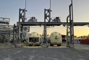 Plug green hydrogen transportation